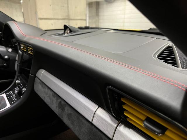 911 911GT3 スポーツクロノパッケージ Fリフター レザーインテリア 走行9千Km LEDブラックヘッドライト PDLS ガーズレッドシートベルト レッドステッチ レーダードライブレコーダー レーダー(13枚目)