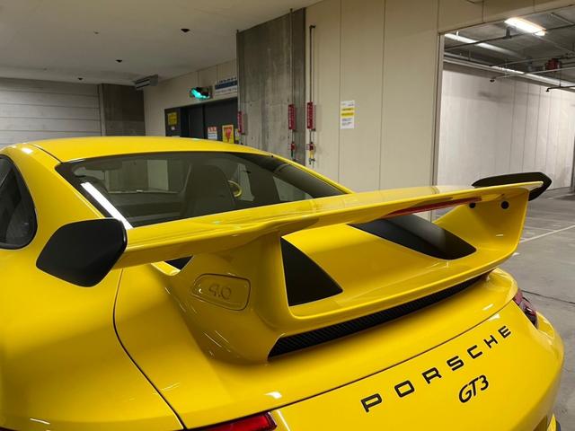 911 911GT3 スポーツクロノパッケージ Fリフター レザーインテリア 走行9千Km LEDブラックヘッドライト PDLS ガーズレッドシートベルト レッドステッチ レーダードライブレコーダー レーダー(18枚目)