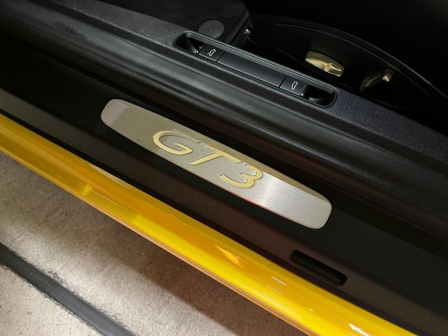 911 911GT3 スポーツクロノパッケージ Fリフター レザーインテリア 走行9千Km LEDブラックヘッドライト PDLS ガーズレッドシートベルト レッドステッチ レーダードライブレコーダー レーダー(20枚目)