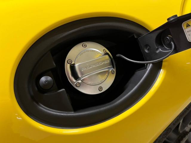 911 911GT3 スポーツクロノパッケージ Fリフター レザーインテリア 走行9千Km LEDブラックヘッドライト PDLS ガーズレッドシートベルト レッドステッチ レーダードライブレコーダー レーダー(21枚目)