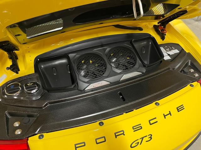 911 911GT3 スポーツクロノパッケージ Fリフター レザーインテリア 走行9千Km LEDブラックヘッドライト PDLS ガーズレッドシートベルト レッドステッチ レーダードライブレコーダー レーダー(22枚目)