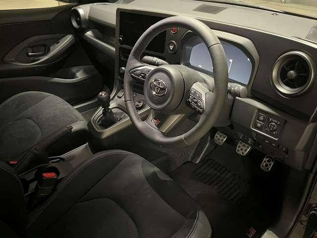 GRヤリス RZハイパフォーマンスカッレ ロバンペラエディション 4WD ワンオーナー プロテクションフィルム(3枚目)