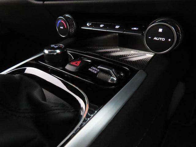 エミーラ Ｖ６ファーストエディション　６速ＭＴ　セネカブルー×フルブラックパック　ブラックアルカンタラ　２０インチ超軽量Ｖスポーク鍛造ダイヤモンドカットホイール　スポーツサス×ＧＹ　Ｅａｇｌｅ　Ｆ１（22枚目）