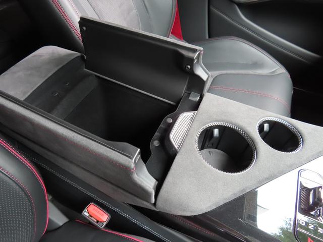 エレトレ Ｒ　カイムグレー／ジャスパーインテリア　コンフォートシートパック　インテリジェントガラスルーフ　ダイナミックハンドリングパック　２３インチマルチスポークグロスブラックホイール　ブラックキャリパー（34枚目）