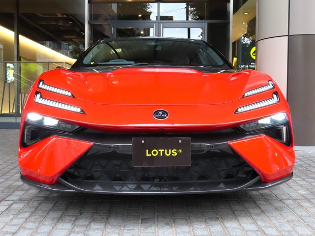 エメヤ Ｒ　ファイアグローオレンジ／マグネタイトインテリア　エグゼクティブシートパック（４人乗り）２２インチホイール　カーボンパック　ドアミラーサイドカメラ（2枚目）