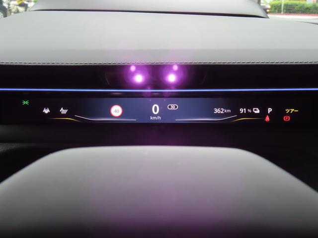 エメヤ Ｒ　ファイアグローオレンジ／マグネタイトインテリア　エグゼクティブシートパック（４人乗り）２２インチホイール　カーボンパック　ドアミラーサイドカメラ（8枚目）