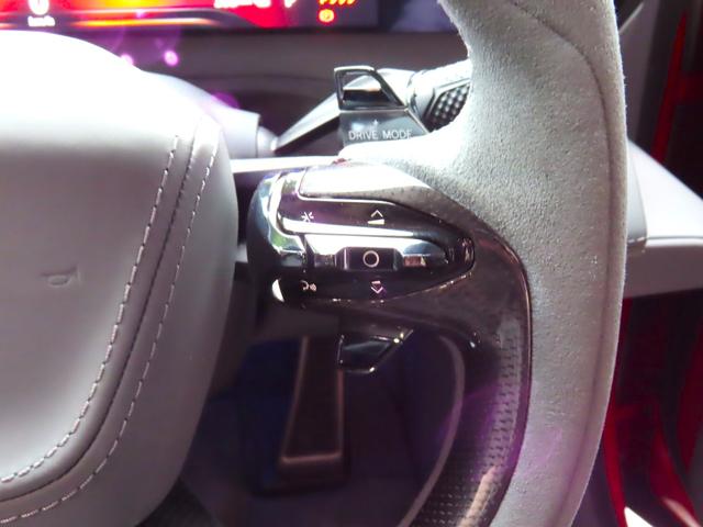 エメヤ Ｒ　ファイアグローオレンジ／マグネタイトインテリア　エグゼクティブシートパック（４人乗り）２２インチホイール　カーボンパック　ドアミラーサイドカメラ（10枚目）