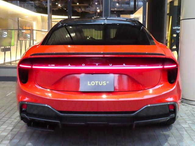 エメヤ Ｒ　ファイアグローオレンジ／マグネタイトインテリア　エグゼクティブシートパック（４人乗り）２２インチホイール　カーボンパック　ドアミラーサイドカメラ（36枚目）