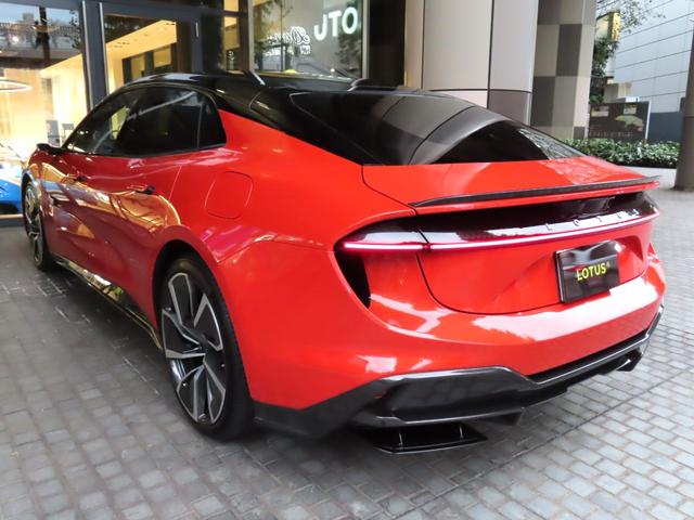 エメヤ Ｒ　ファイアグローオレンジ／マグネタイトインテリア　エグゼクティブシートパック（４人乗り）２２インチホイール　カーボンパック　ドアミラーサイドカメラ（38枚目）