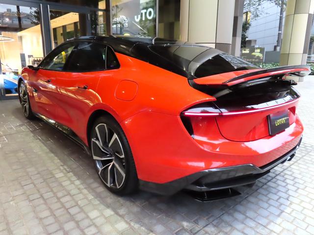 エメヤ Ｒ　ファイアグローオレンジ／マグネタイトインテリア　エグゼクティブシートパック（４人乗り）２２インチホイール　カーボンパック　ドアミラーサイドカメラ（39枚目）