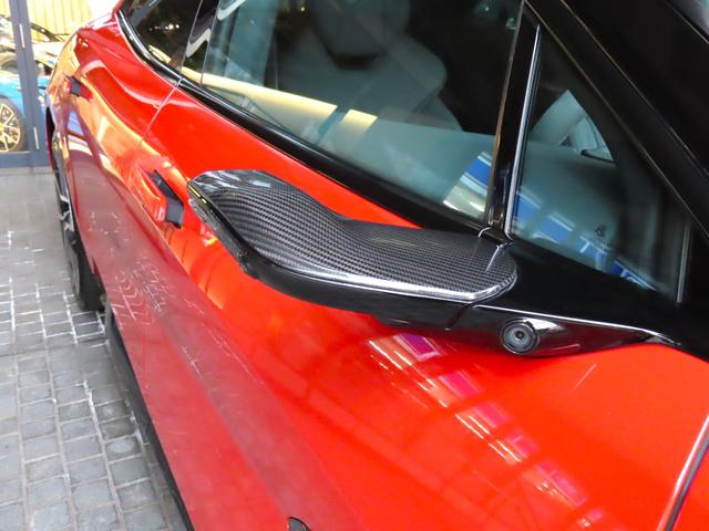 エメヤ Ｒ　ファイアグローオレンジ／マグネタイトインテリア　エグゼクティブシートパック（４人乗り）２２インチホイール　カーボンパック　ドアミラーサイドカメラ（42枚目）