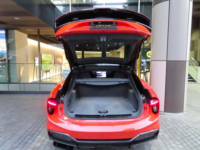 エメヤ Ｒ　ファイアグローオレンジ／マグネタイトインテリア　エグゼクティブシートパック（４人乗り）２２インチホイール　カーボンパック　ドアミラーサイドカメラ（49枚目）