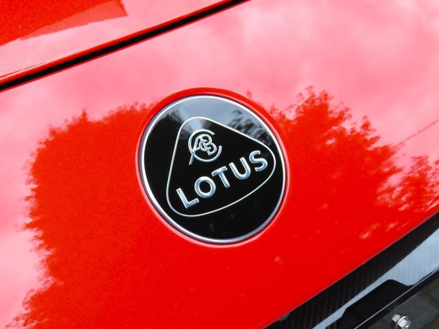 エメヤ Ｒ　ファイアグローオレンジ／マグネタイトインテリア　エグゼクティブシートパック（４人乗り）２２インチホイール　カーボンパック　ドアミラーサイドカメラ（55枚目）