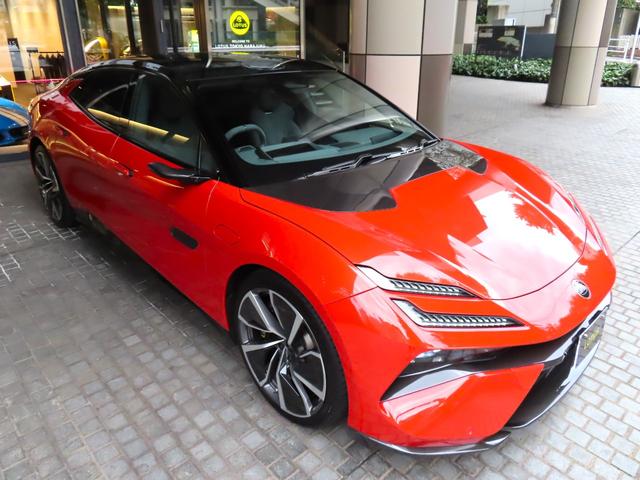 エメヤ Ｒ　ファイアグローオレンジ／マグネタイトインテリア　エグゼクティブシートパック（４人乗り）２２インチホイール　カーボンパック　ドアミラーサイドカメラ（57枚目）