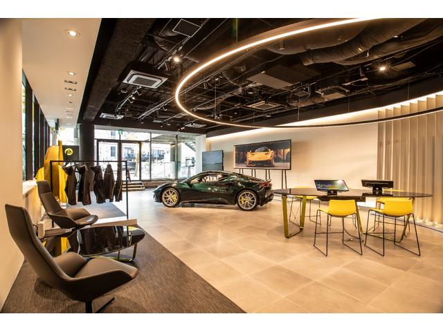 エメヤ Ｒ　ファイアグローオレンジ／マグネタイトインテリア　エグゼクティブシートパック（４人乗り）２２インチホイール　カーボンパック　ドアミラーサイドカメラ（59枚目）