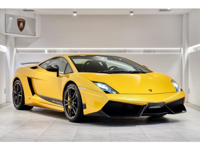 ガヤルド ＬＰ５７０－４スーパーレジェーラ　４ＷＤ　左ハンドル　フロア６ＭＴ　バックカメラ　横滑り防止装置　ＥＴＣ　アルミホイール　ディスチャージドヘッドライト　ナビ（4枚目）