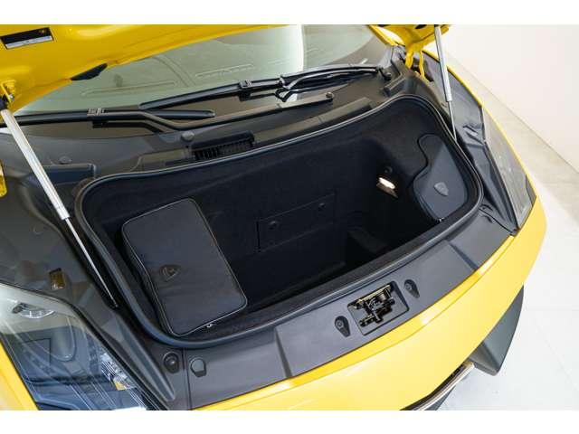 ガヤルド ＬＰ５７０－４スーパーレジェーラ　４ＷＤ　左ハンドル　フロア６ＭＴ　バックカメラ　横滑り防止装置　ＥＴＣ　アルミホイール　ディスチャージドヘッドライト　ナビ（17枚目）