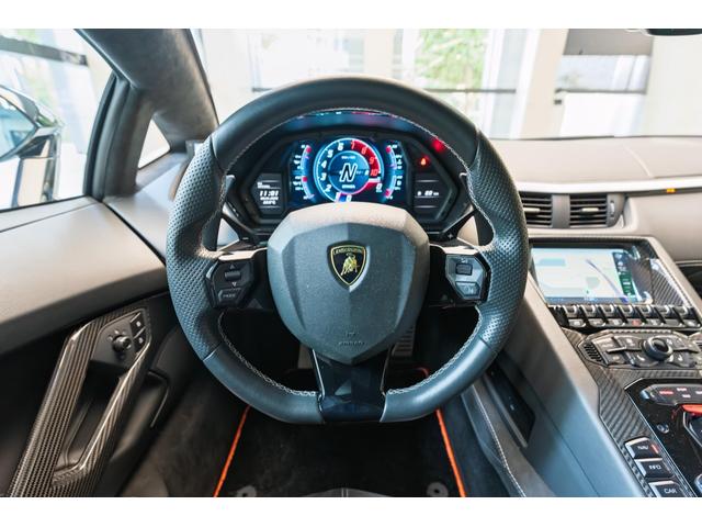 アヴェンタドール 4WD Bianco Canopus(30枚目)