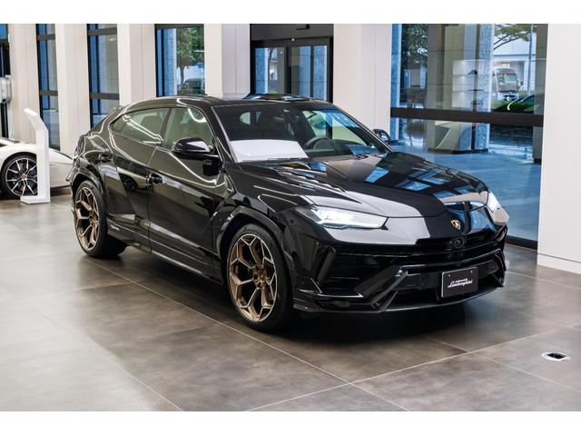 ウルス ペルフォルマンテ 4WD Nero Helene(3枚目)