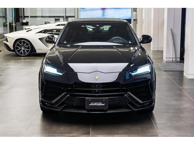 ウルス ペルフォルマンテ 4WD Nero Helene(4枚目)