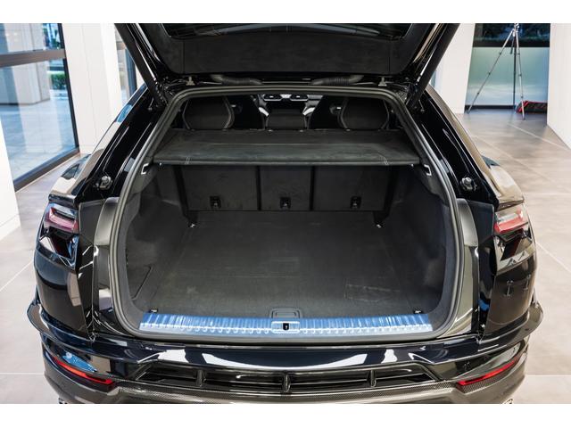 ウルス ペルフォルマンテ 4WD Nero Helene(12枚目)