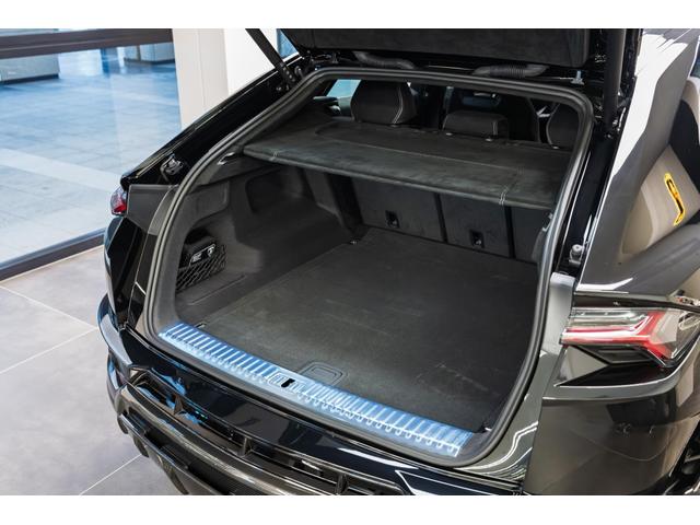 ウルス ペルフォルマンテ 4WD Nero Helene(13枚目)