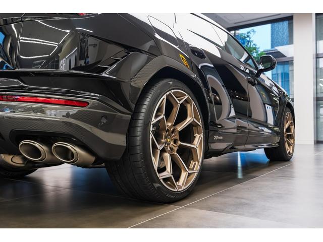 ウルス ペルフォルマンテ 4WD Nero Helene(18枚目)