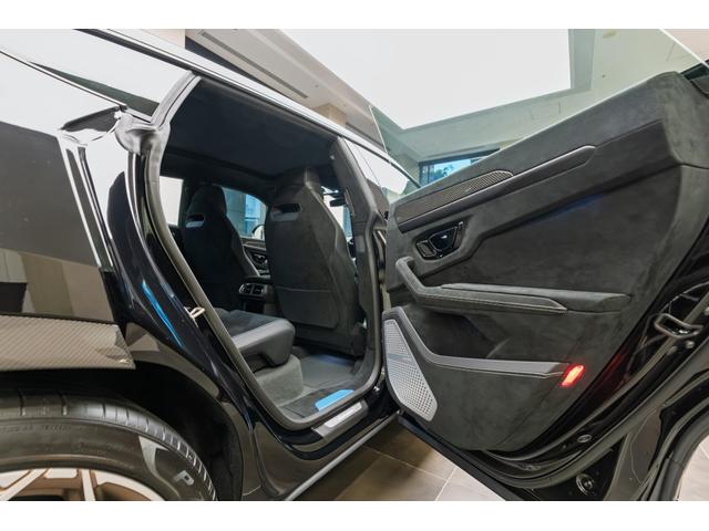 ウルス ペルフォルマンテ 4WD Nero Helene(23枚目)