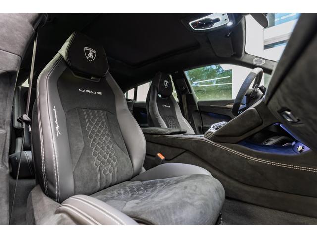 ウルス ペルフォルマンテ 4WD Nero Helene(28枚目)