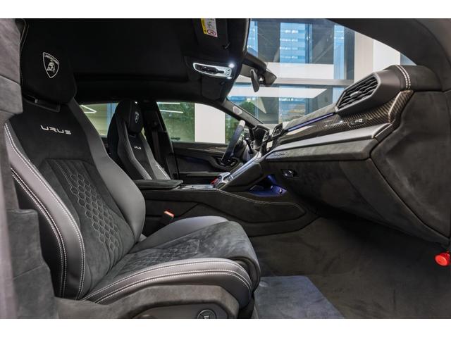 ウルス ペルフォルマンテ 4WD Nero Helene(29枚目)