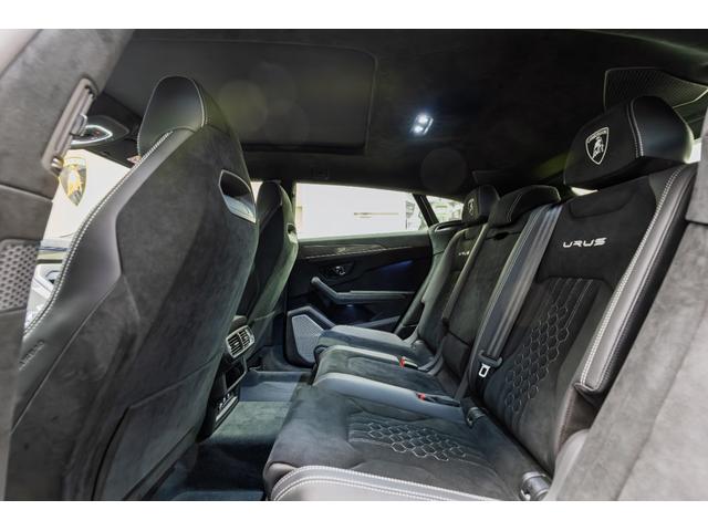 ウルス ペルフォルマンテ 4WD Nero Helene(32枚目)