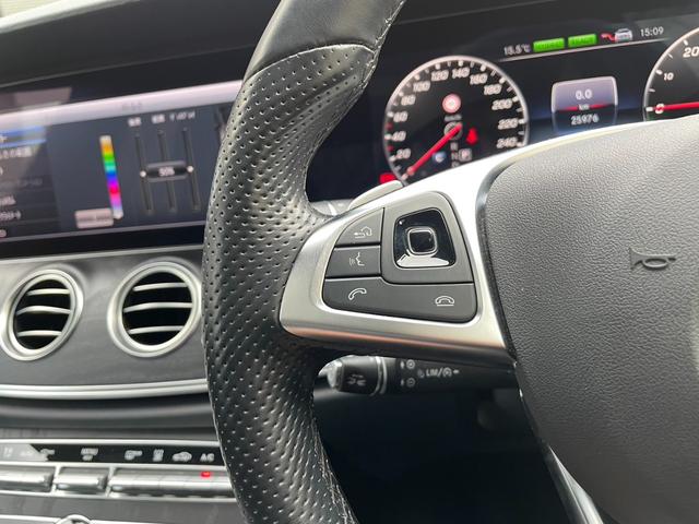 Ｅ３５０ｅ　アバンギャルド　スポーツ　エクスクルーシブパッケージ　パノラミックスライディングルーフ　本革　ブルメスター　ＨＵＤ　パフュームアトマイザー　フットトランクオープナー　３６０°カメラ　６４色アンビエントライト　認定中古車(18枚目)