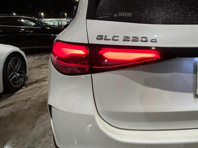 ＧＬＣ ＧＬＣ２２０ｄ　４マチック　ドライバーズパッケージ　ＡＭＧラインパッケージ　ＡＭＧレザーエクスクルーシブパッケージ　ドライバーズパッケージ　パノラミックスライディングルーフ　リアアクスルステアリング　エアサスペンション　メルセデスケア　新車保証（26枚目）