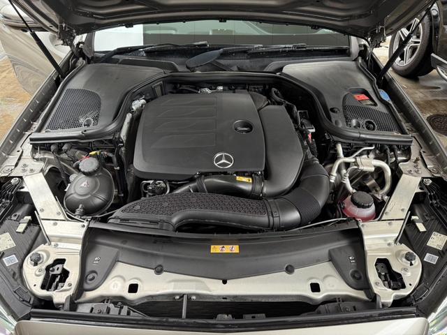 Ｅクラス Ｅ２００　スポーツ　後期モデル　ＭＢＵＸ　ＡＭＧラインインテリアパッケージ　エクスクルーシブパッケージ　３６０度カメラ　６４色アンビエントライト　レーダーセーフティパッケージ（12枚目）