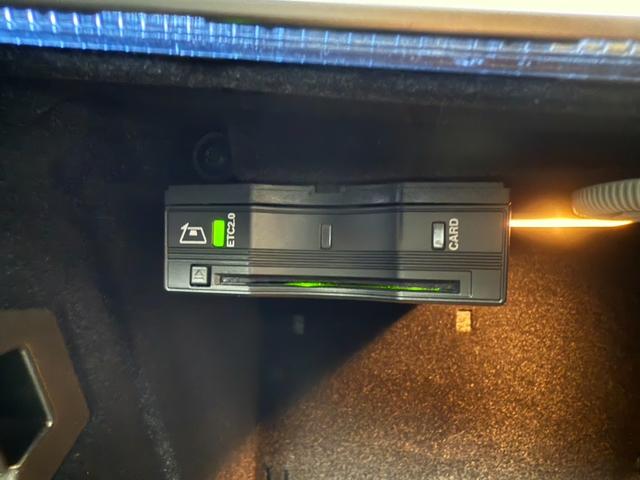 Ｅクラス Ｅ２００　スポーツ　後期モデル　ＭＢＵＸ　ＡＭＧラインインテリアパッケージ　エクスクルーシブパッケージ　３６０度カメラ　６４色アンビエントライト　レーダーセーフティパッケージ（35枚目）