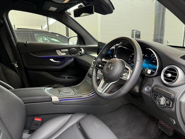ＧＬＣ ＧＬＣ２２０ｄ　４マチック　クーペ　スポーツラインリミテッド　スライディングルーフ　レーダーセーフティーパッケージ　メモリー付きパワーシート　シートヒーター　３６０°カメラ　パヒュームアトマイザー　ワンオーナー　禁煙車　純正ドラレコ（5枚目）