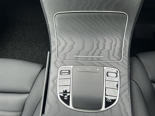 ＧＬＣ ＧＬＣ４３　４マチック　レザーエクスクルーシブパッケージ　パノラミックスライディングルーフ　本革シート　シートベンチレーター　ヘッドアップディスプレイ　エアバランスパッケージ　メタリックペイント　認定中古車保証２年（23枚目）