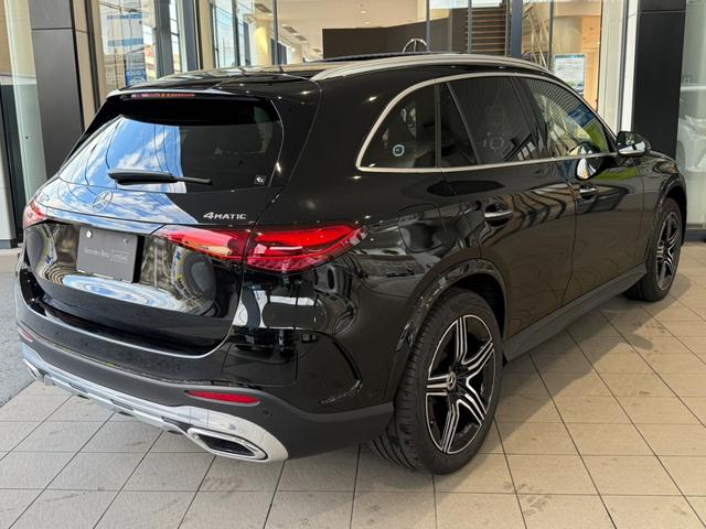 ＧＬＣ ＧＬＣ３５０ｅ　４Ｍポーツ　エディションスター　ＡＭＧレザーＥＸ　パノラマ黒本革　エアサス　リア・アクスル　ヘッドアップディスプレイ　メモリー付きパワーシート　３６０°カメラ　アンビエントライト　フットトランクオープナー　メルセデスケア継承（4枚目）