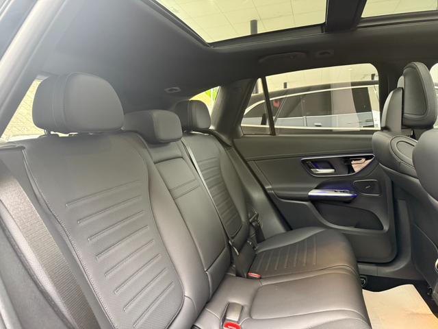 ＧＬＣ ＧＬＣ３５０ｅ　４Ｍポーツ　エディションスター　ＡＭＧレザーＥＸ　パノラマ黒本革　エアサス　リア・アクスル　ヘッドアップディスプレイ　メモリー付きパワーシート　３６０°カメラ　アンビエントライト　フットトランクオープナー　メルセデスケア継承（7枚目）