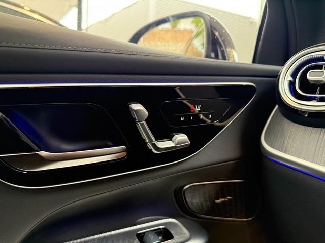 ＧＬＣ ＧＬＣ３５０ｅ　４Ｍポーツ　エディションスター　ＡＭＧレザーＥＸ　パノラマ黒本革　エアサス　リア・アクスル　ヘッドアップディスプレイ　メモリー付きパワーシート　３６０°カメラ　アンビエントライト　フットトランクオープナー　メルセデスケア継承（29枚目）