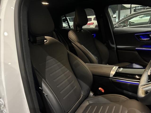 ＧＬＣ ＧＬＣ２２０ｄ　４ＭクペドライバズＰ＋ＡＭＧラインＰ　ＡＭＧライン　ＡＭＧレザーエクスクルーシブパッケージ　ドライバーズパッケージ　パノラミックスライディングルーフ　リアアクスルステアリング　本革シート　エアサスペンション　アンビエントライト（4枚目）