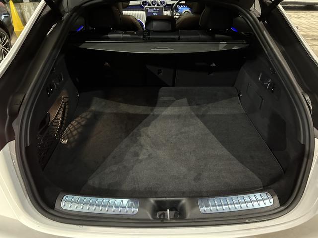 ＧＬＣ ＧＬＣ２２０ｄ　４ＭクペドライバズＰ＋ＡＭＧラインＰ　ＡＭＧライン　ＡＭＧレザーエクスクルーシブパッケージ　ドライバーズパッケージ　パノラミックスライディングルーフ　リアアクスルステアリング　本革シート　エアサスペンション　アンビエントライト（6枚目）