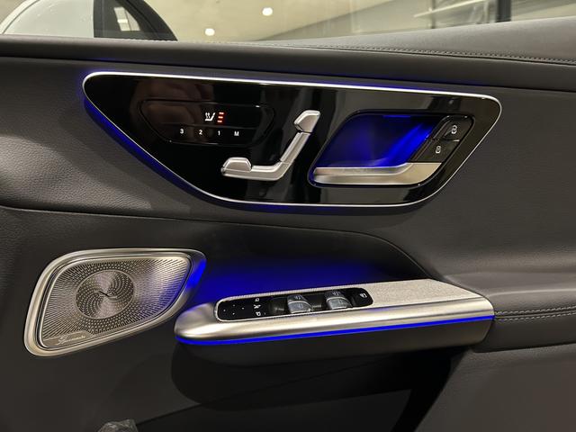 ＧＬＣ ＧＬＣ２２０ｄ　４ＭクペドライバズＰ＋ＡＭＧラインＰ　ＡＭＧライン　ＡＭＧレザーエクスクルーシブパッケージ　ドライバーズパッケージ　パノラミックスライディングルーフ　リアアクスルステアリング　本革シート　エアサスペンション　アンビエントライト（21枚目）