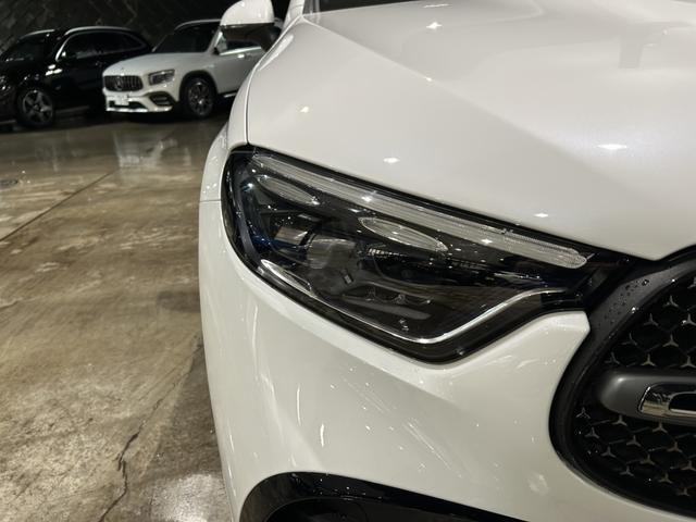 ＧＬＣ ＧＬＣ２２０ｄ　４ＭクペドライバズＰ＋ＡＭＧラインＰ　ＡＭＧライン　ＡＭＧレザーエクスクルーシブパッケージ　ドライバーズパッケージ　パノラミックスライディングルーフ　リアアクスルステアリング　本革シート　エアサスペンション　アンビエントライト（33枚目）