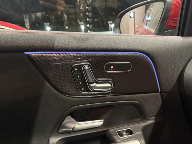 ＧＬＡクラス ＧＬＡ１８０　ＡＭＧラインパッケージ　ＡＭＧライン　メモリー付きパワーシート　シートヒーター　アンビエントライト　フットトランクオープナー　ワイヤレスチャージング　３６０°バックカメラ　プライバシーガラス　弊社デモアップ車両（27枚目）