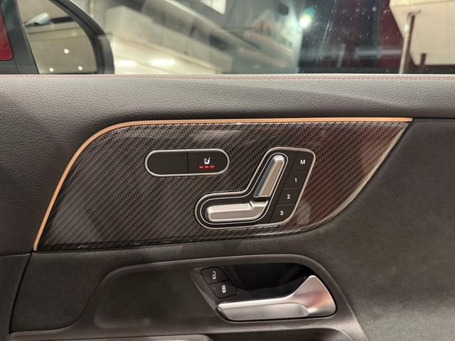 ＧＬＡクラス ＧＬＡ１８０　ＡＭＧラインパッケージ　ＡＭＧライン　メモリー付きパワーシート　シートヒーター　アンビエントライト　フットトランクオープナー　ワイヤレスチャージング　３６０°バックカメラ　プライバシーガラス　弊社デモアップ車両（28枚目）