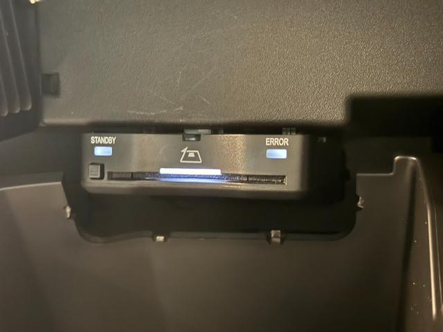 ＧＬＡクラス ＧＬＡ１８０　ＡＭＧラインパッケージ　ＡＭＧライン　メモリー付きパワーシート　シートヒーター　アンビエントライト　フットトランクオープナー　ワイヤレスチャージング　３６０°バックカメラ　プライバシーガラス　弊社デモアップ車両（30枚目）