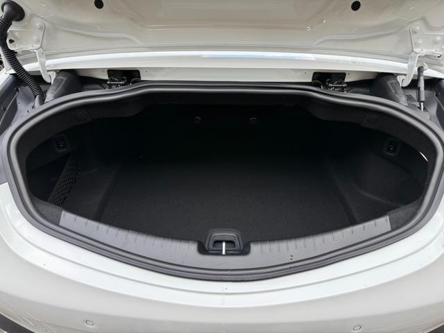 CLE CLE200 カブリオレ スポーツ レザーEX ドライバーズP 幌黒 茶本革 ヘッドアップディスプレイ ブルメスター シートベンチレーター 360°カメラ アンビエントライト メモリー付きパワーシート メルセデスケア継承(11枚目)