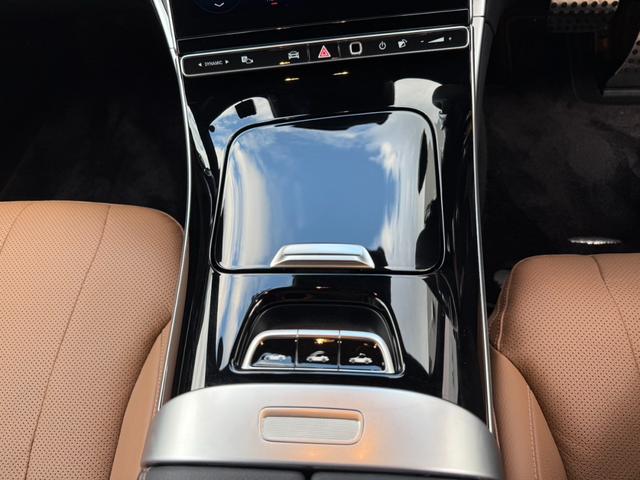 CLE CLE200 カブリオレ スポーツ レザーEX ドライバーズP 幌黒 茶本革 ヘッドアップディスプレイ ブルメスター シートベンチレーター 360°カメラ アンビエントライト メモリー付きパワーシート メルセデスケア継承(19枚目)