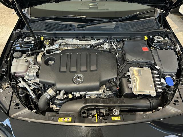 ＣＬＡクラス シューティングブレーク ＣＬＡ２００ｄ　シューティングブレークＡＭＧラインＰ　ＡＭＧライン　メモリー付きパワーシート　シートヒーター　３６０°カメラ　アンビエントライト　フットトランクオープナー　１０．２５インチメディアディスプレイ　１９ＡＷ　メルセデスケア継承（11枚目）